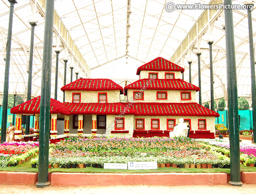 Ooty flower show 2017-floral replica of mahabalipuram