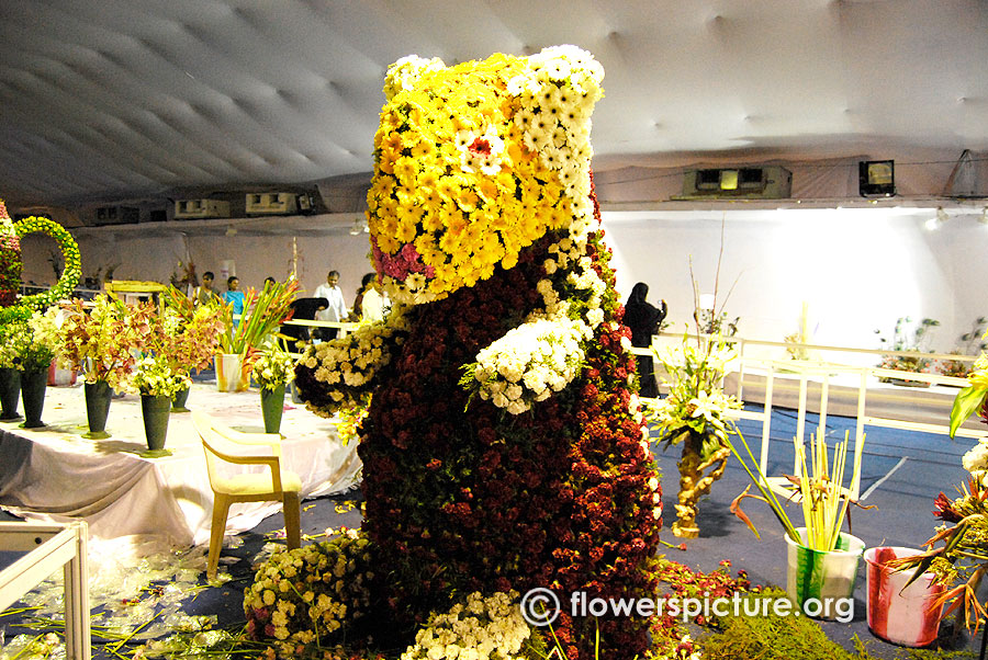 Flower polar bear